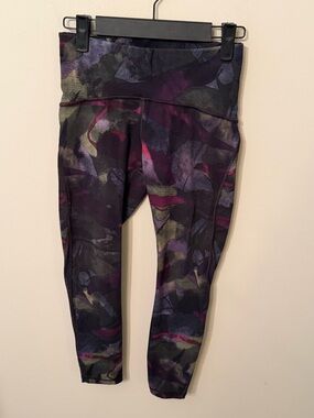 Lululemon Train Times Tights 25” Inseam Size 4